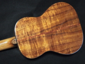 bees wing curl tenor ukulele