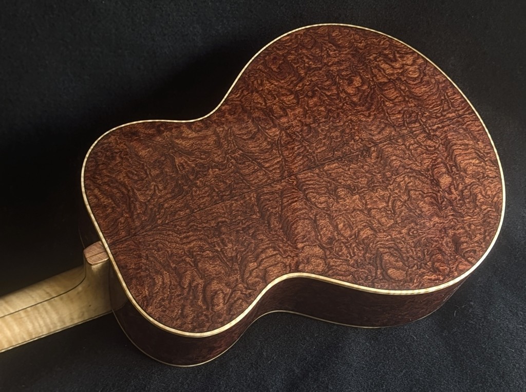 Sugi Bubinga Baritone Ukulele