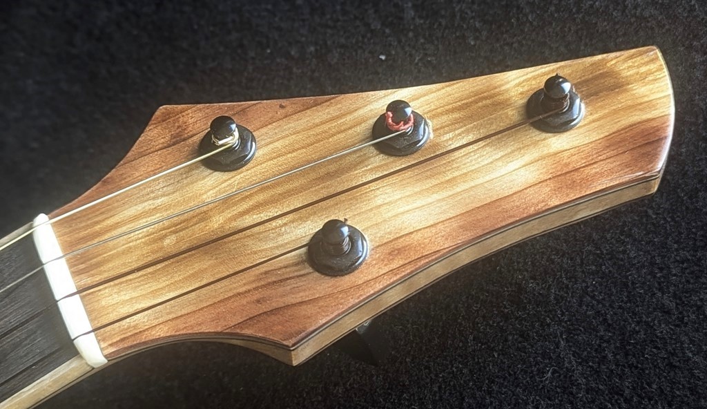 Sugi Bubinga Baritone Ukulele